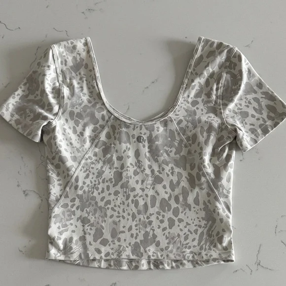 Lululemon Align Top - Snow Leopard Print Soft Grey/White Cropped Fit XS/4 - Picture 5 of 5